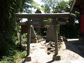 御嶽山岩戸神社