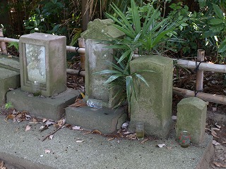 石祠（稲荷社・雷電社・弁財天）