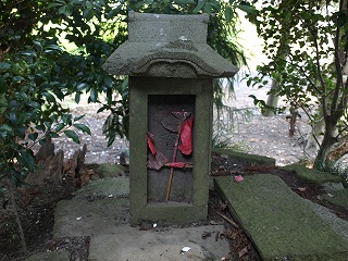 石祠（疱瘡神社）