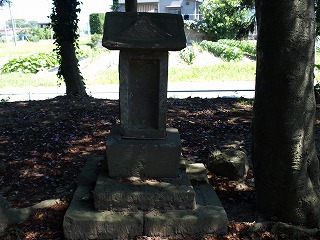 石祠（八大龍王・水神宮）