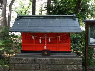女体社・薬師社・門客人社・神明社